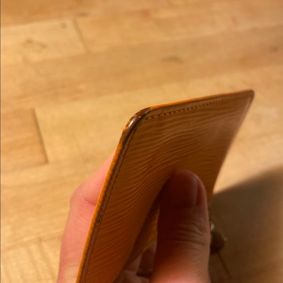 Louis Vuitton Orange Epi Leather Keychain Card Case w Zipper! - Picture 4 of 13